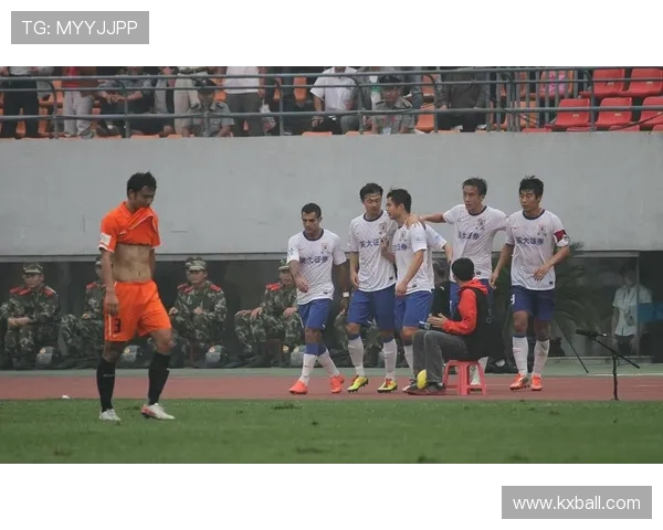 铜梁龙半场平阿齐兹杜月徵进球